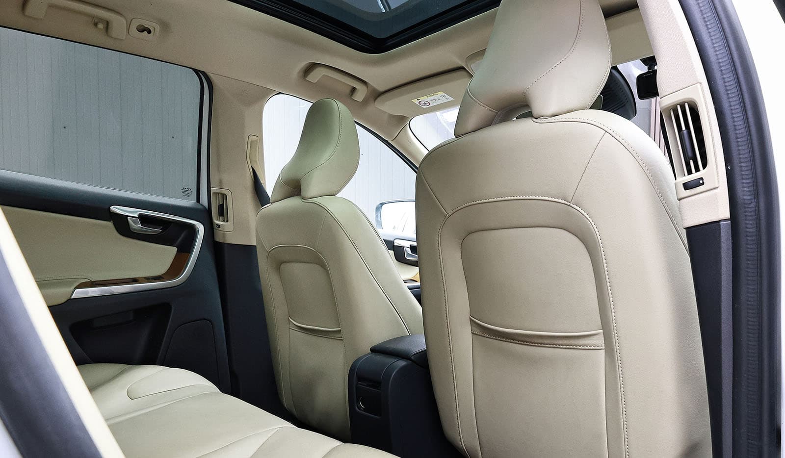 2017 Volvo XC60 D4 Clasic image-12