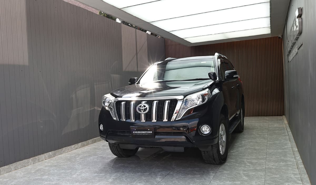 2017 Toyota Land Cruiser Prado TX image-3