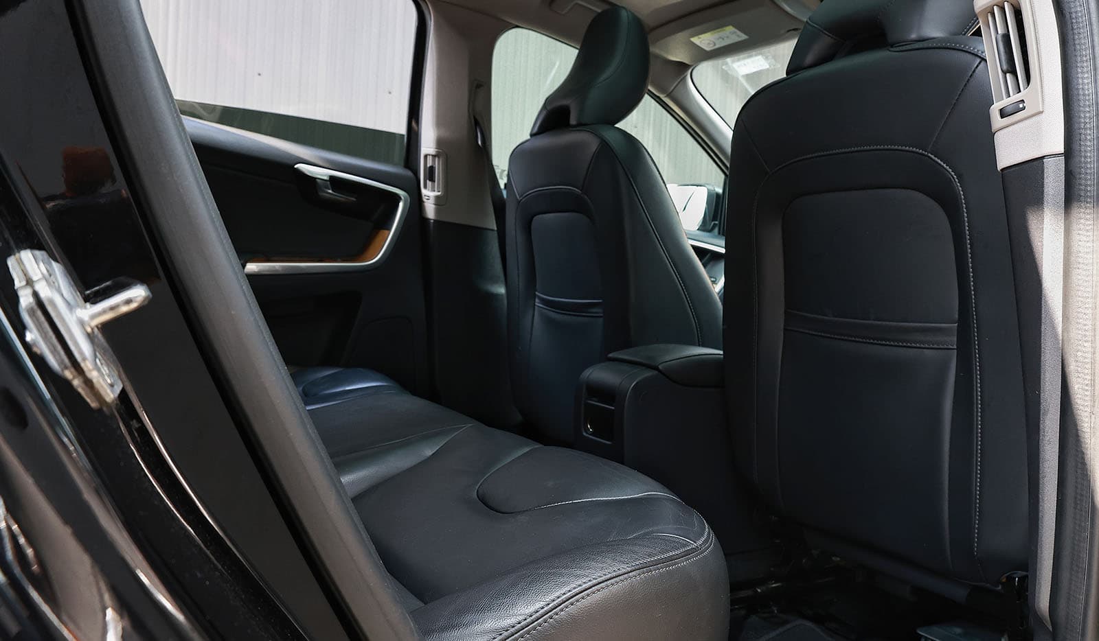 2017 Volvo XC60 D4 CLASSIC image-12