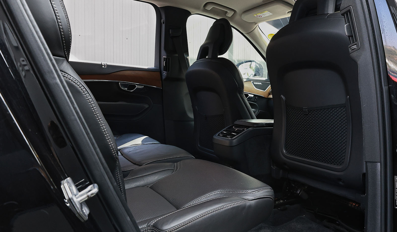 2017 Volvo XC90 T6 AWD INSCRIPTION image-11