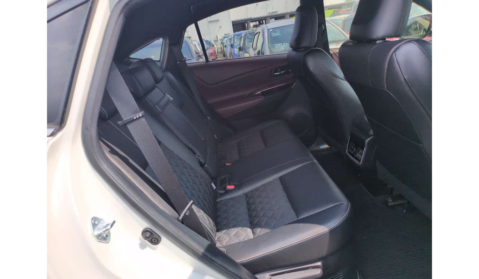 2014 Toyota Harrier Premium image-9