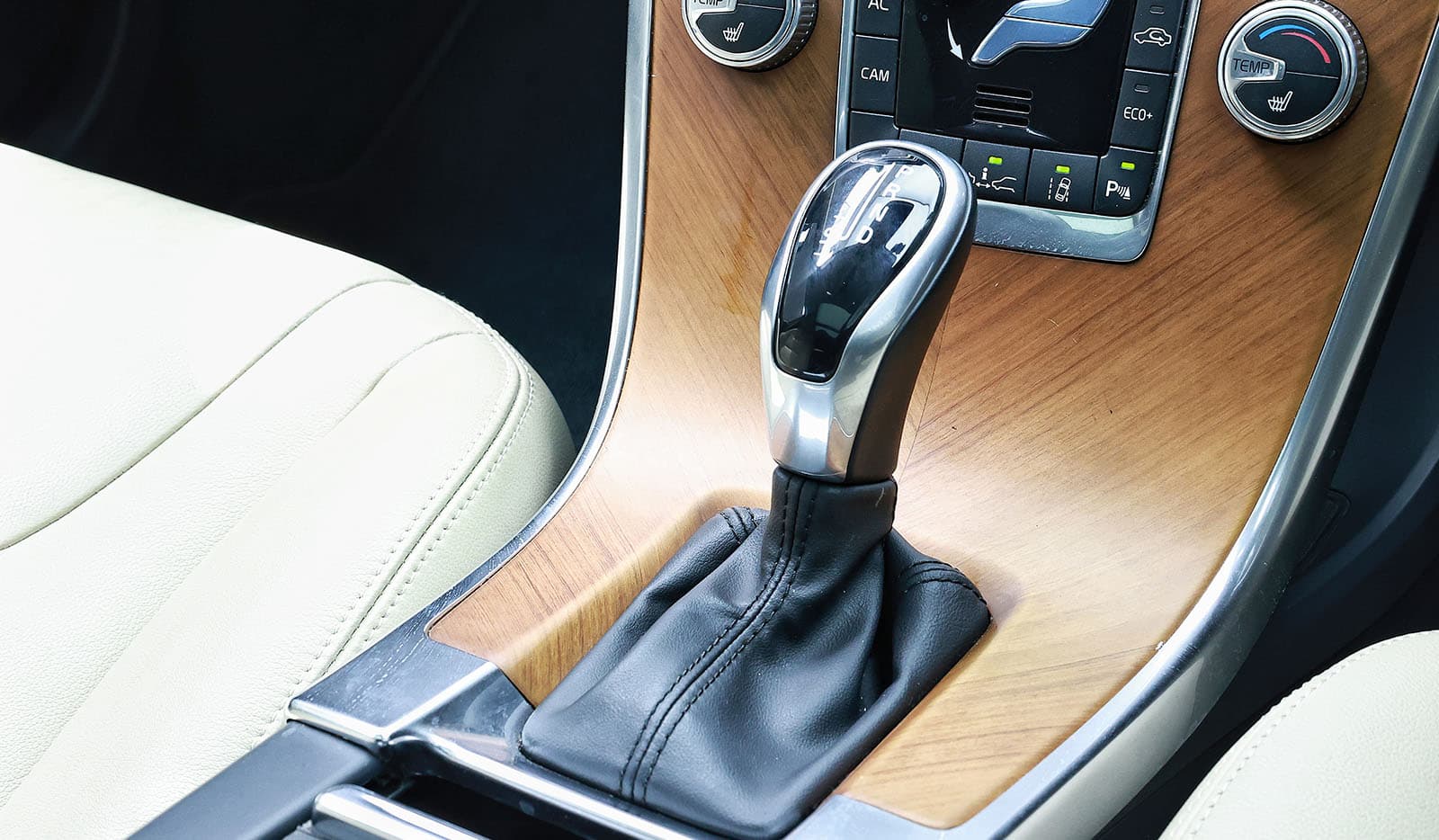 2017 Volvo XC60 D4 Clasic image-10