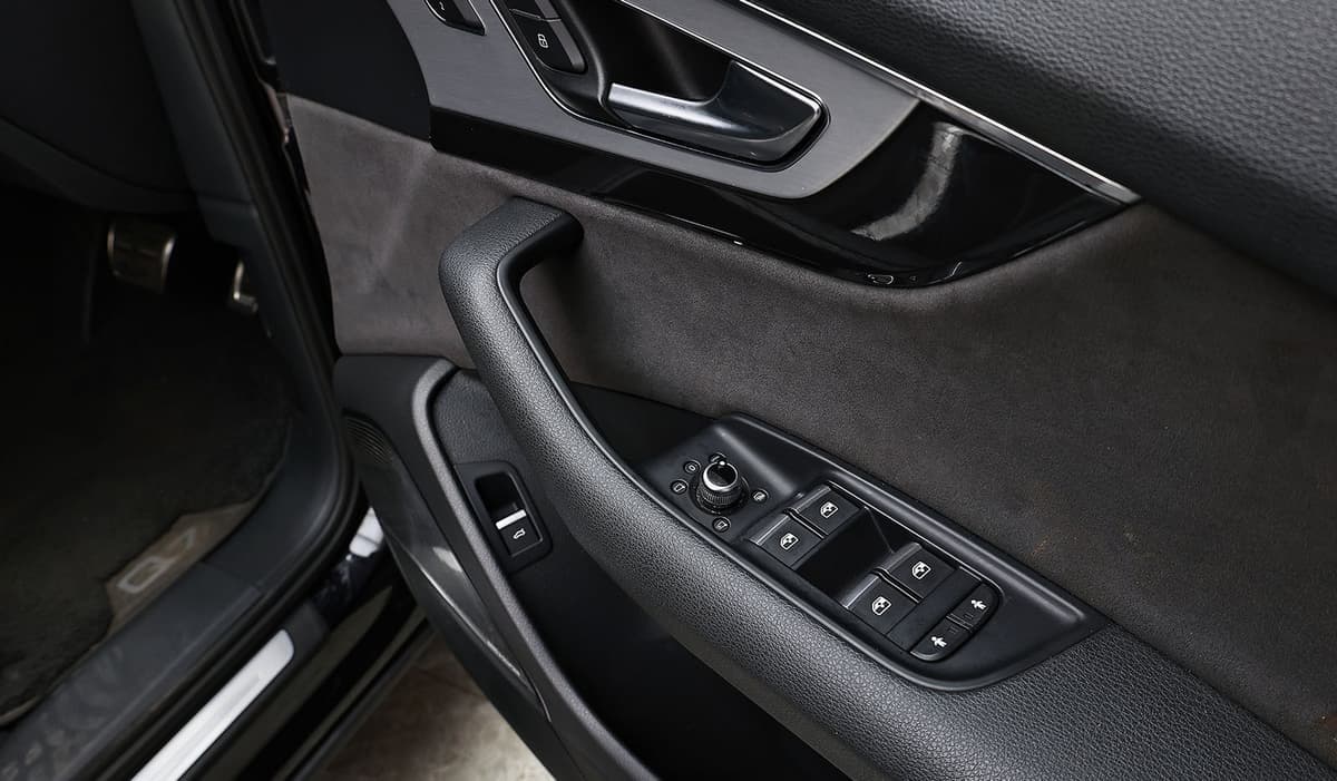 2016 Audi Q7 image-10