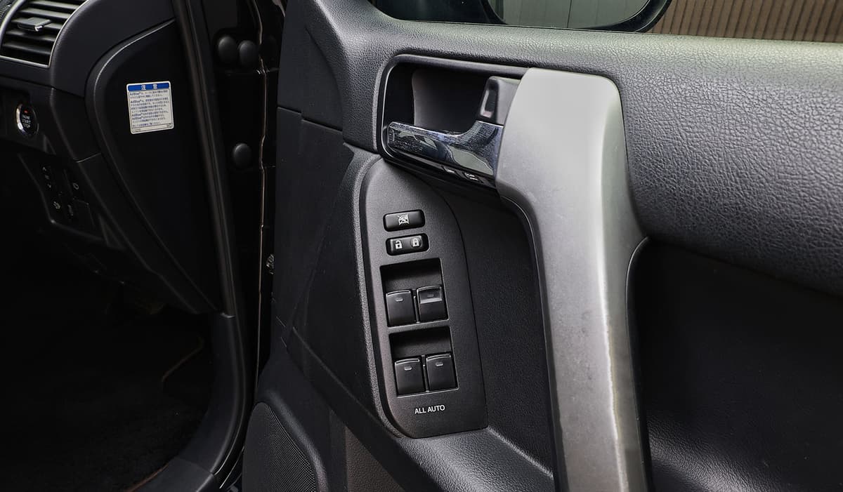 2017 Toyota Land Cruiser Prado G Frontier TX-L package image-11