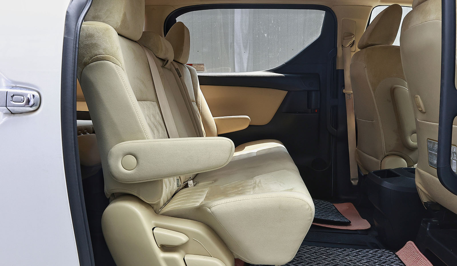 2018 Toyota Alphard X image-12