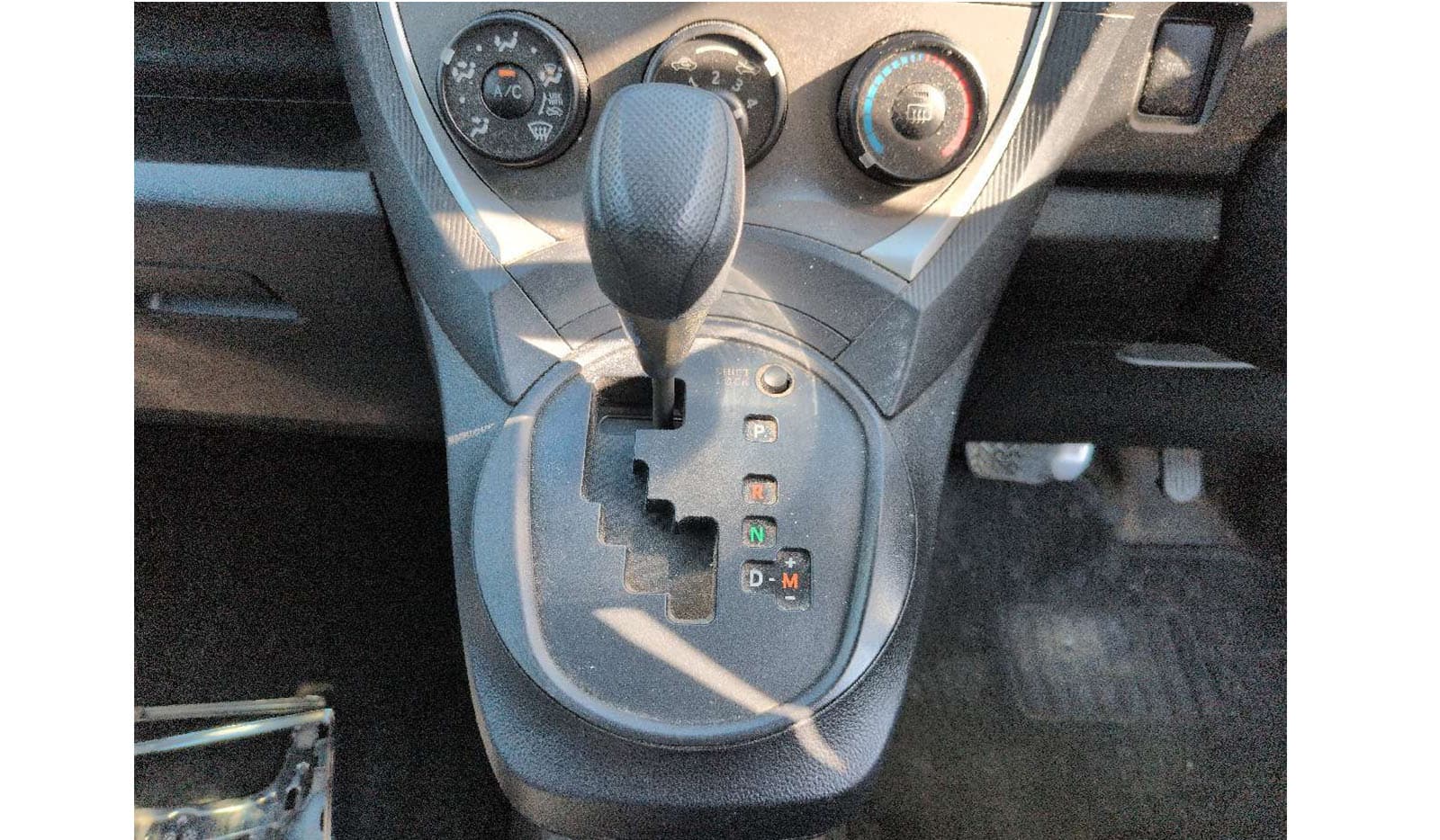 2013 Toyota Ractis X image-8