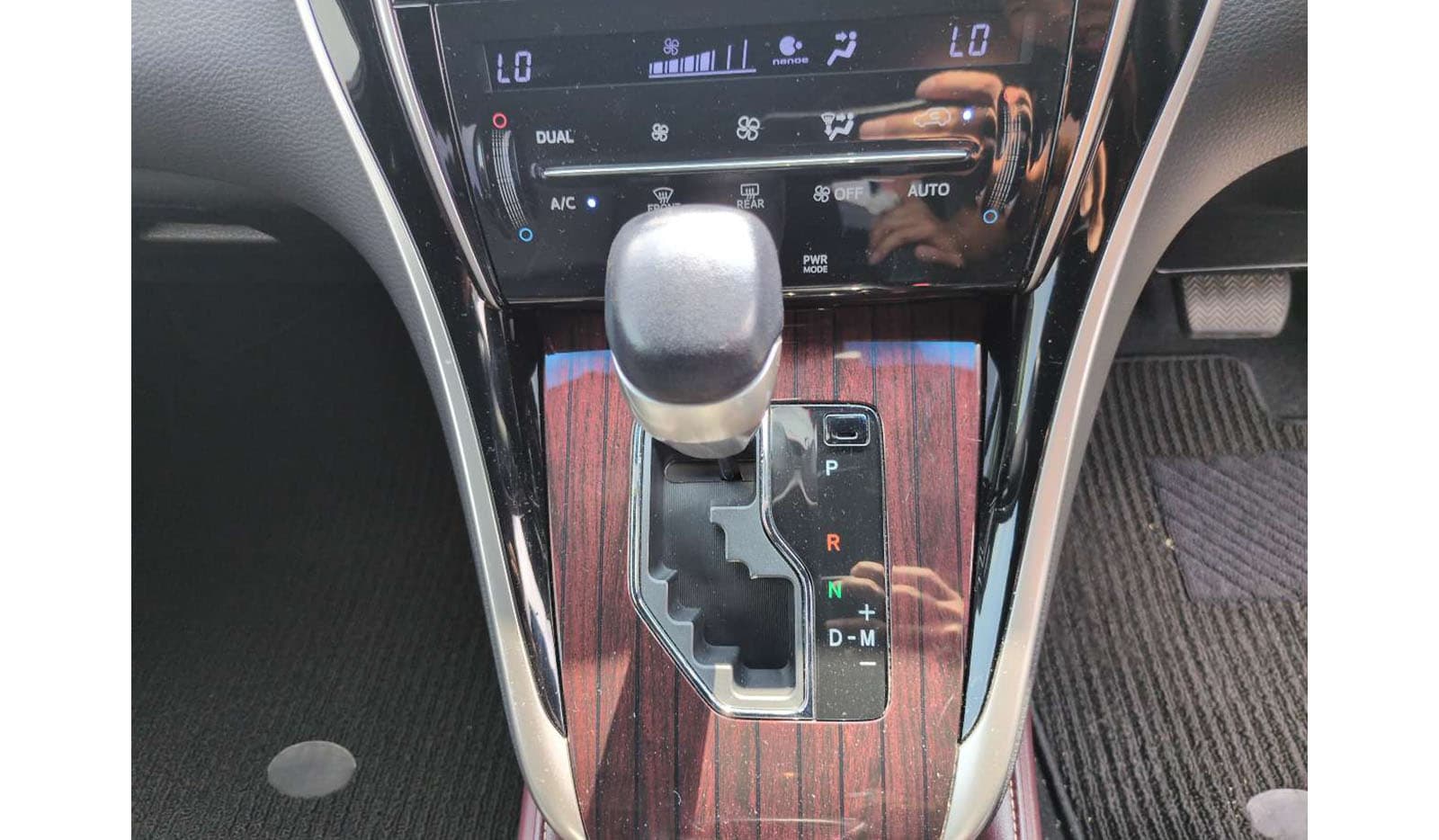 2014 Toyota Harrier Premium image-7
