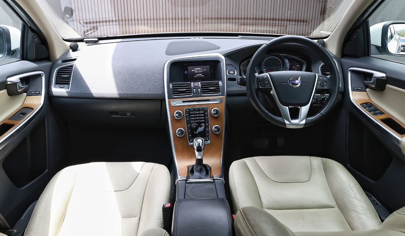 2017 Volvo XC60 D4 Clasic image-9