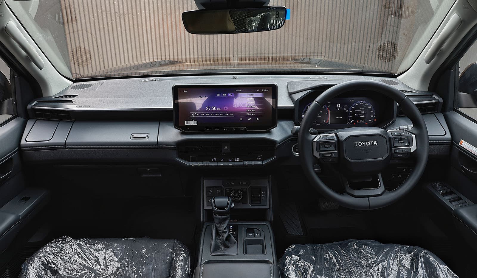 2026 Toyota Hilux Travo Overland image-9
