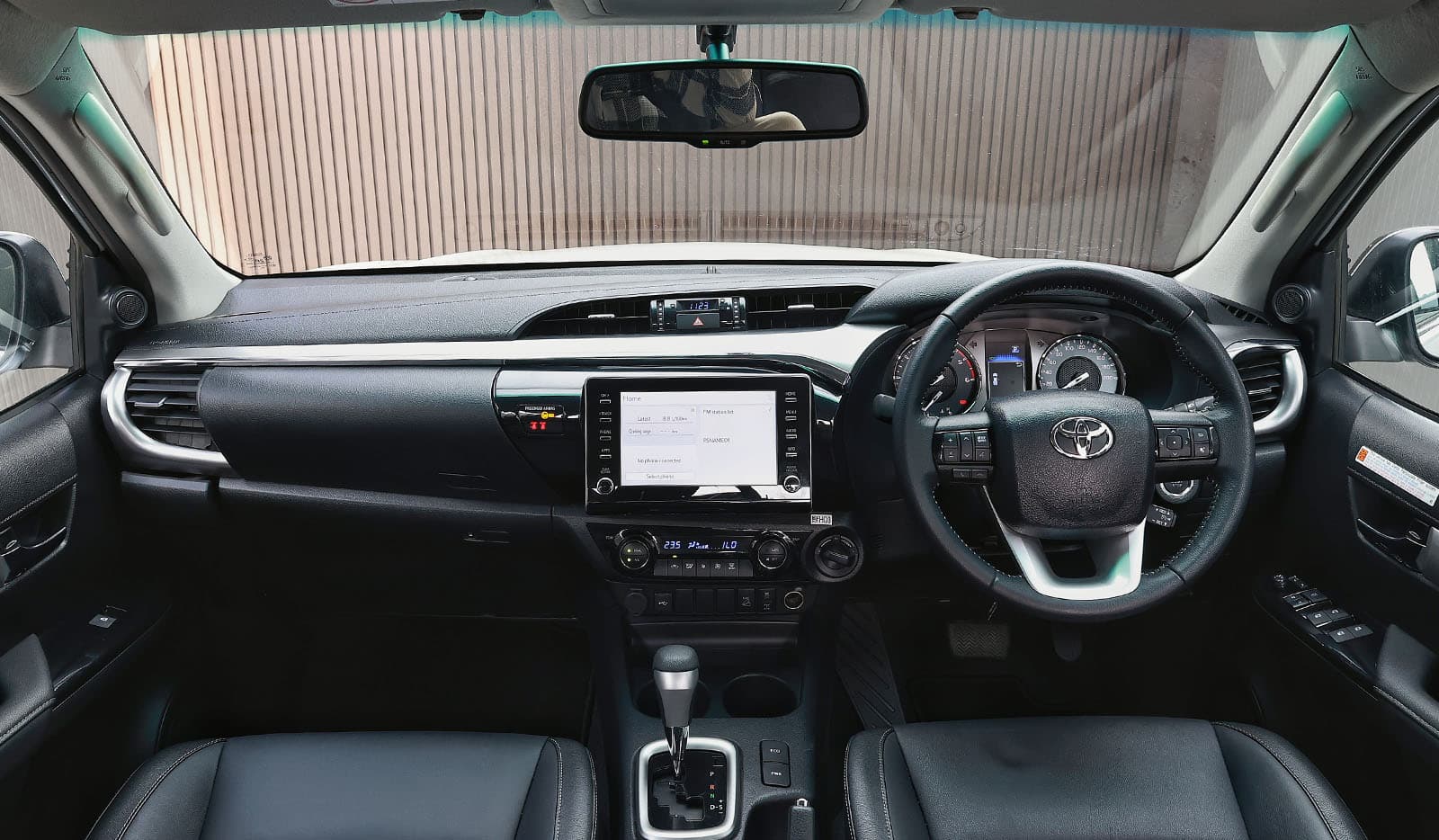 2026 Toyota Hilux image-9