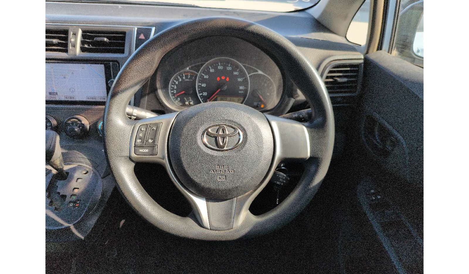 2013 Toyota Ractis X image-9
