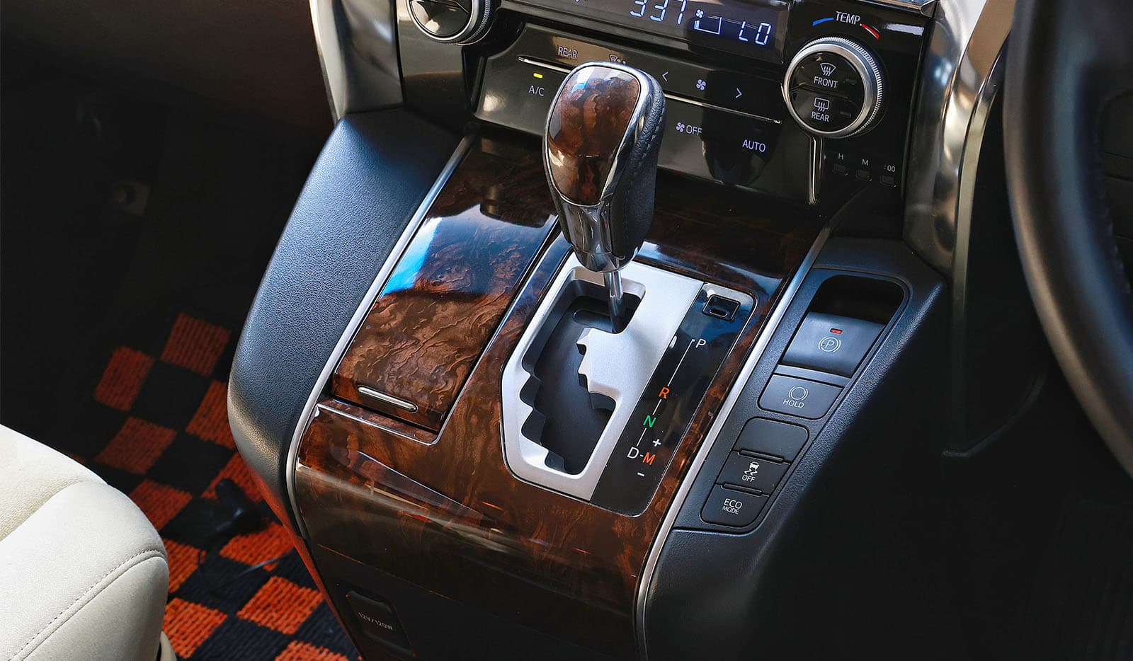 2018 Toyota Alphard X image-10