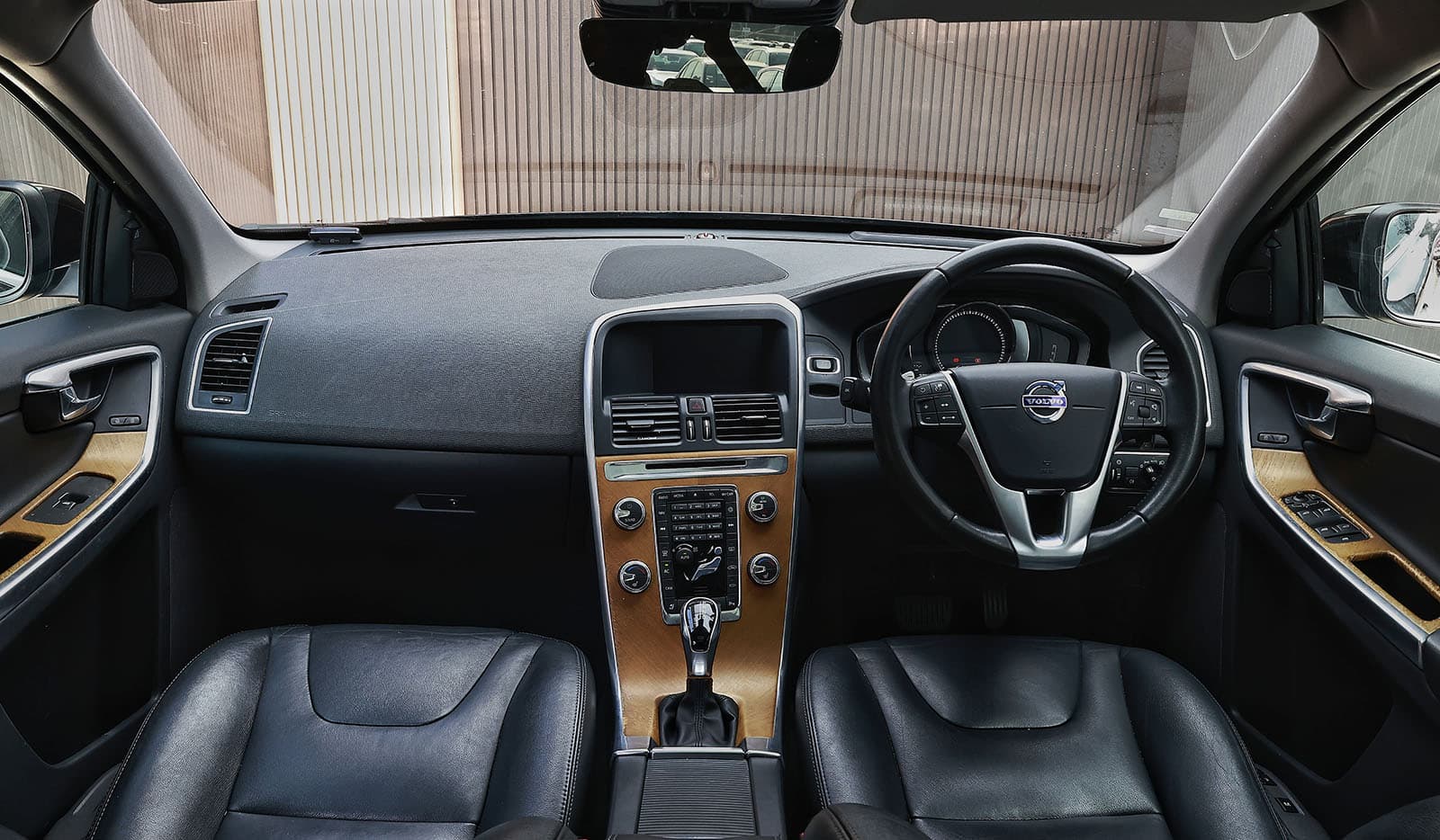 2017 Volvo XC60 D4 CLASSIC image-8