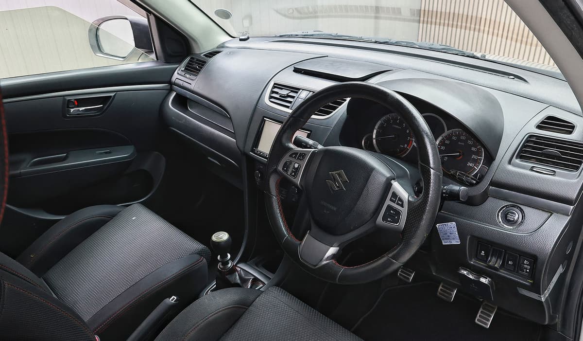 2012 Suzuki Swift Sport image-7