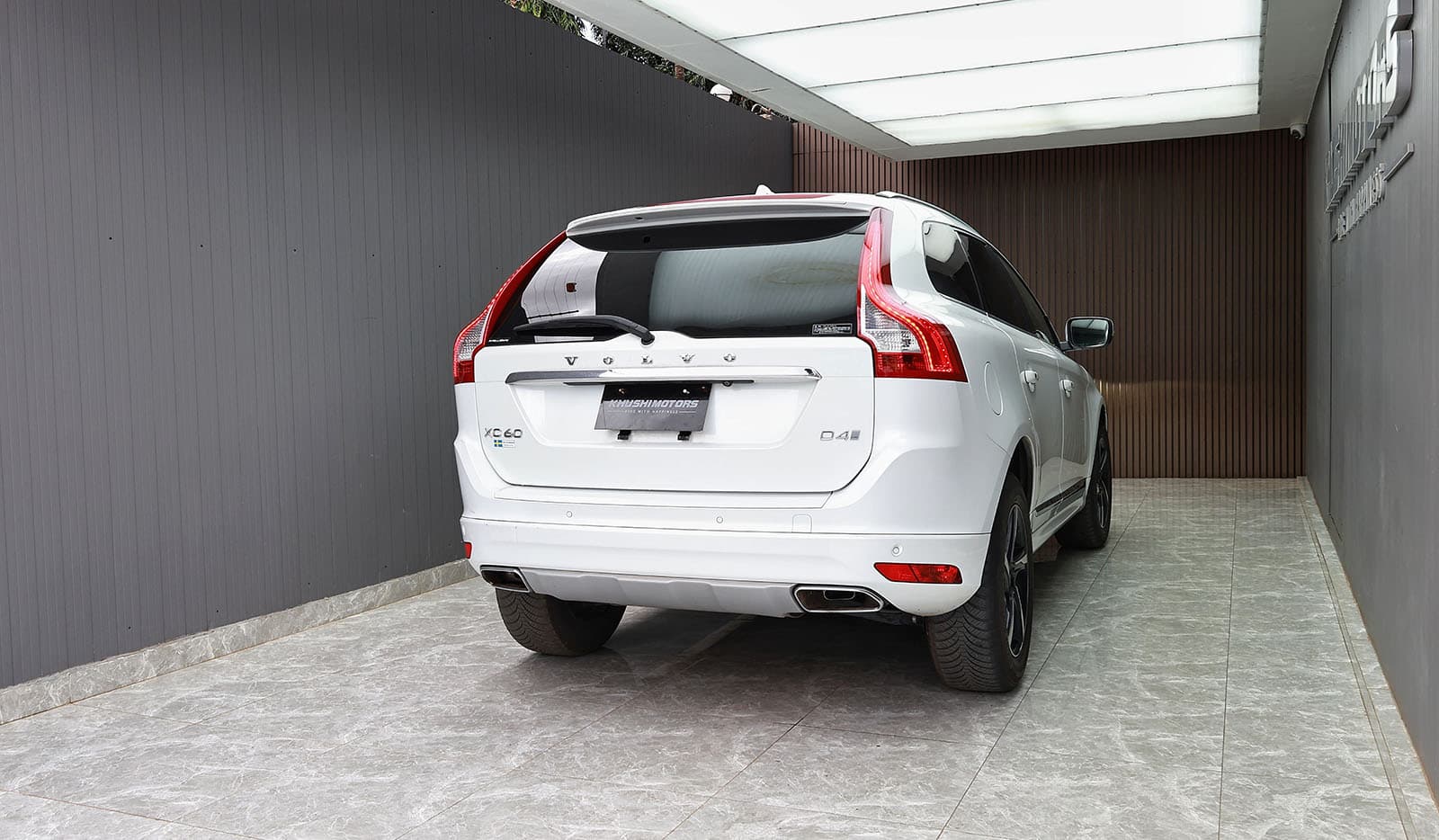 2017 Volvo XC60 D4 Clasic image-4