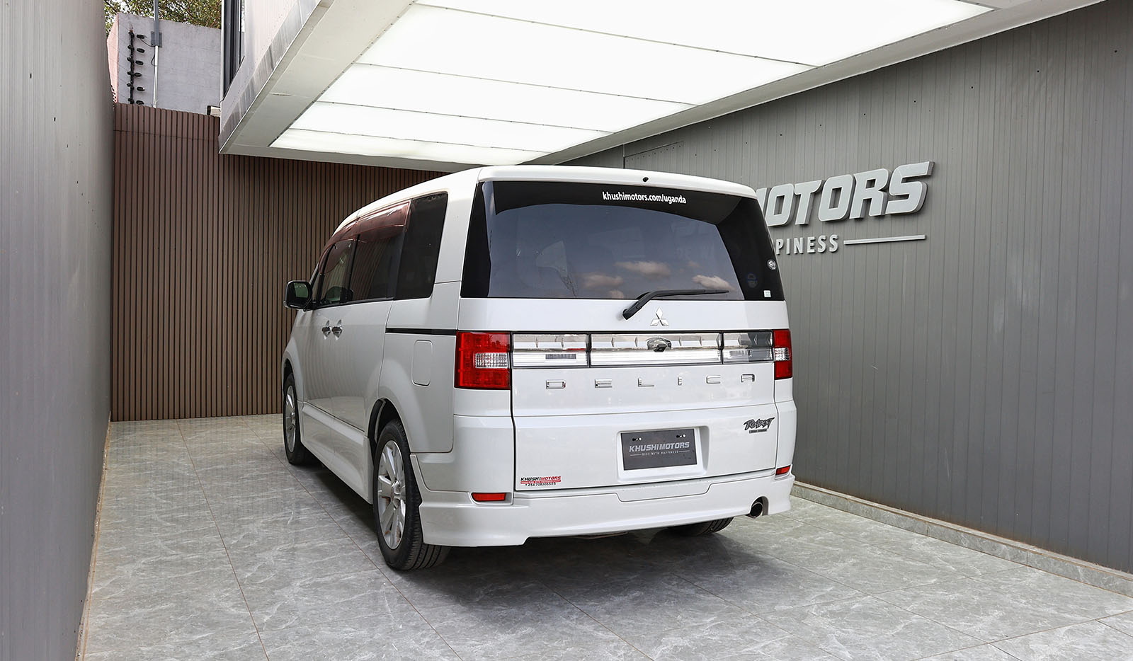 2013 Mitsubishi DelicaD5 Roadest P package image-6