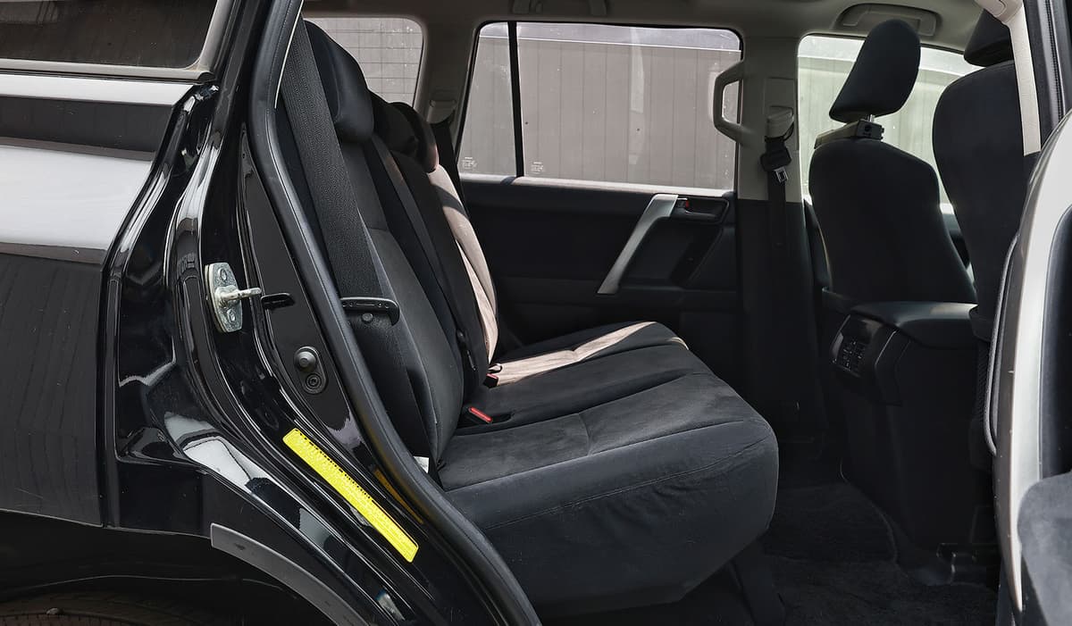 2017 Toyota Land Cruiser Prado TX image-12
