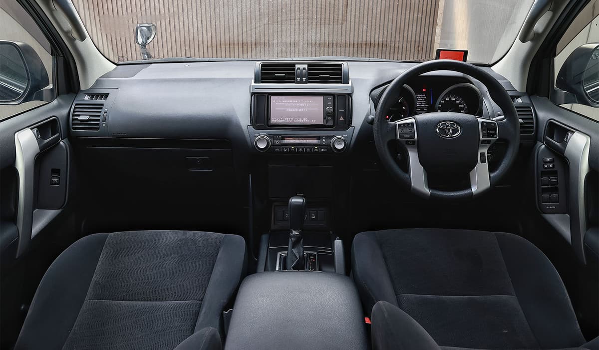 2017 Toyota Land Cruiser Prado TX image-8