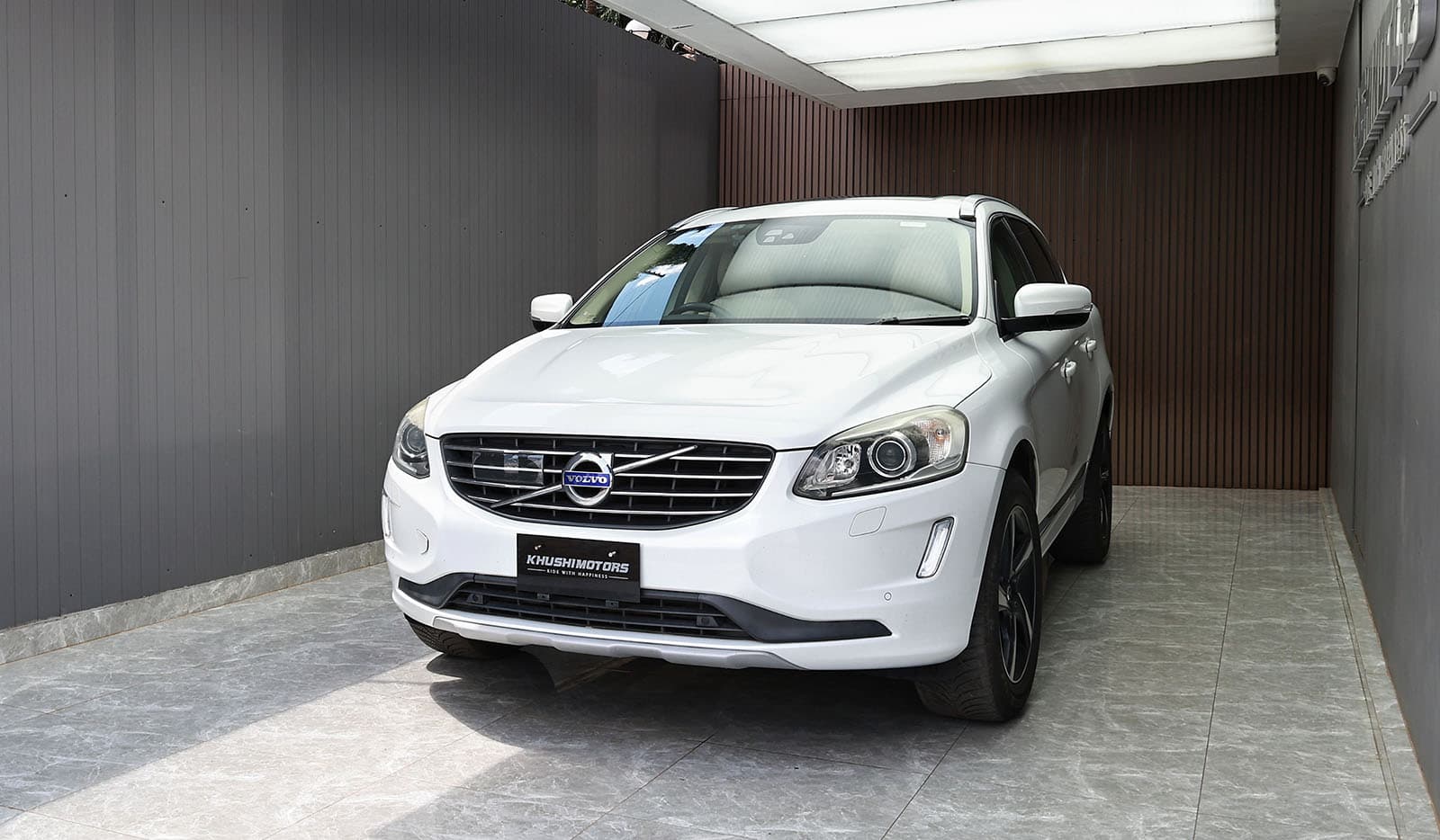 2017 Volvo XC60 D4 Clasic image-3