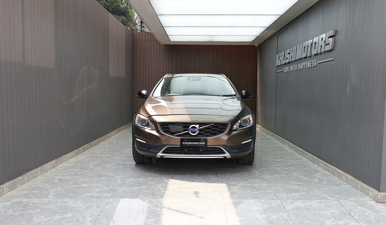 2017 Volvo V60 Cross Country D4 SE image-2