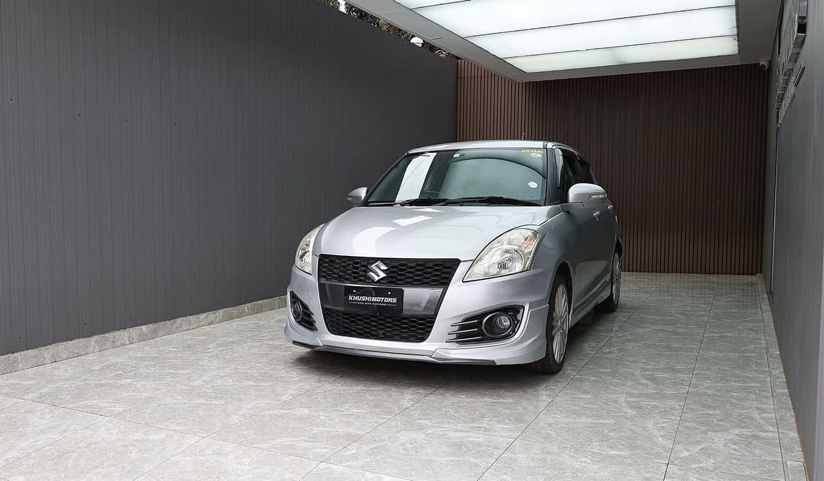 2012 Suzuki Swift Sport image-3