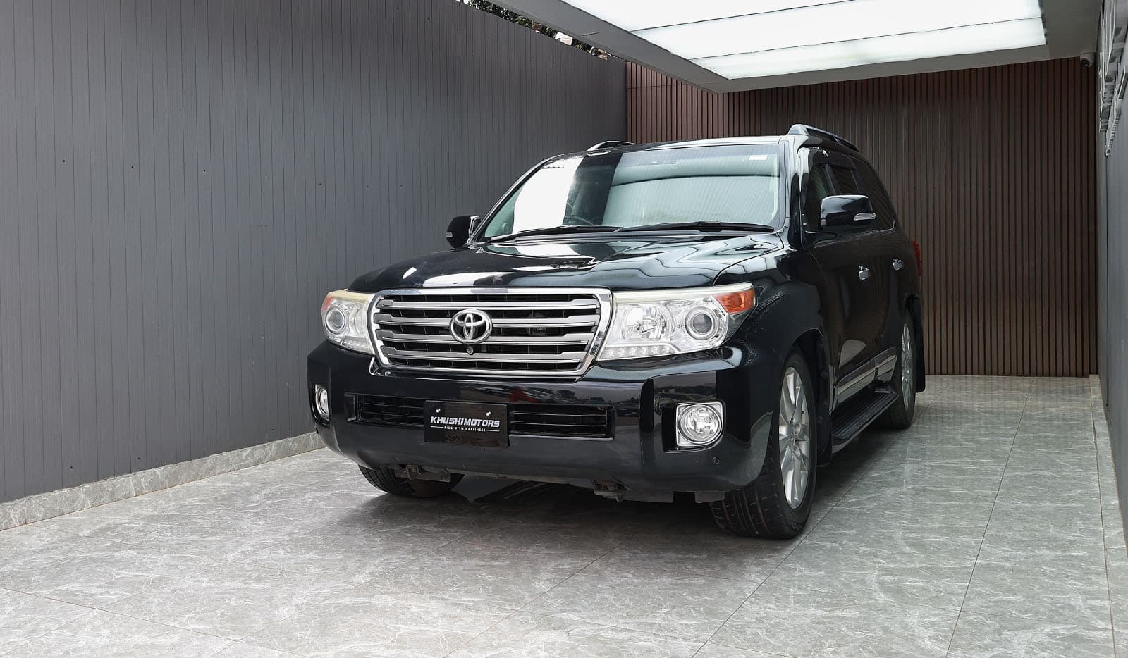 2013 Toyota Land Cruiser 200 ZX image-3