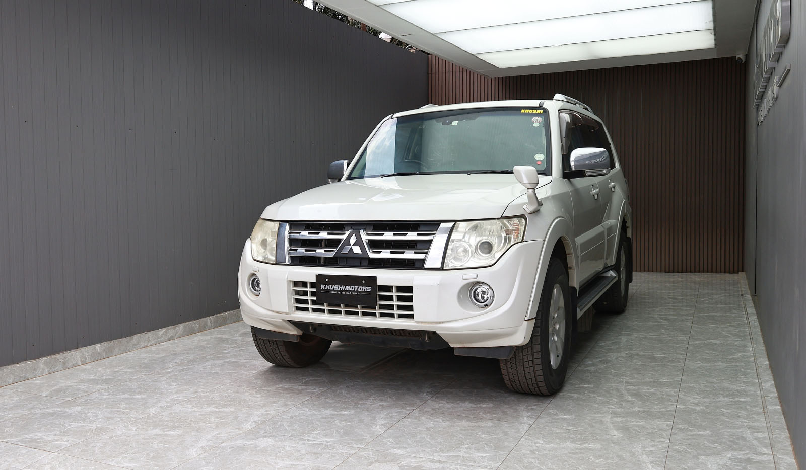2012 Mitsubishi Pajero Long Exeed image-3