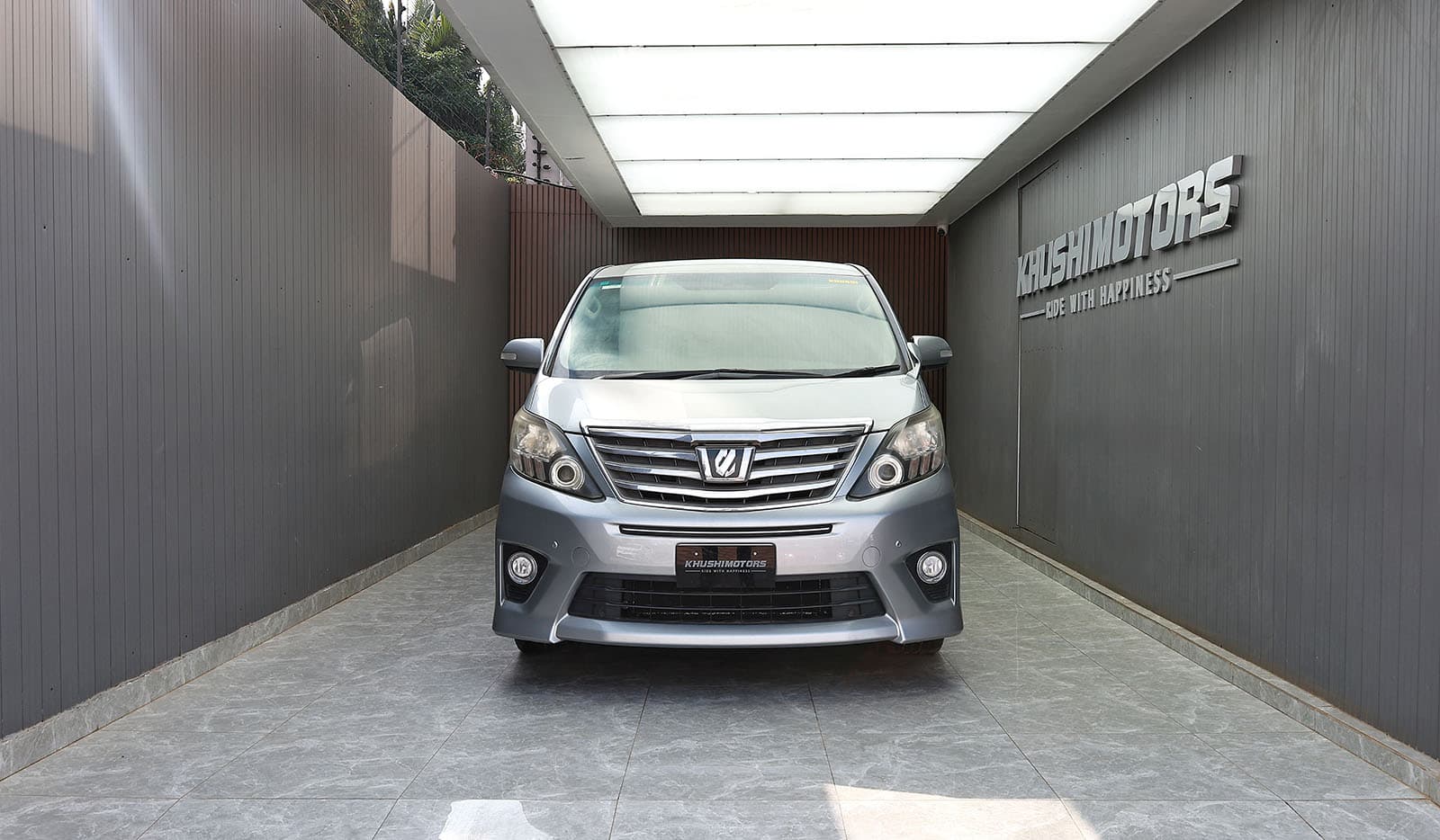2012 Toyota Alphard 240S image-2