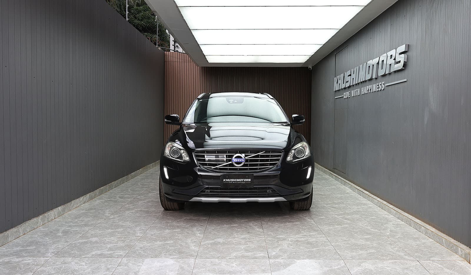 2017 Volvo XC60 D4 CLASSIC image-2