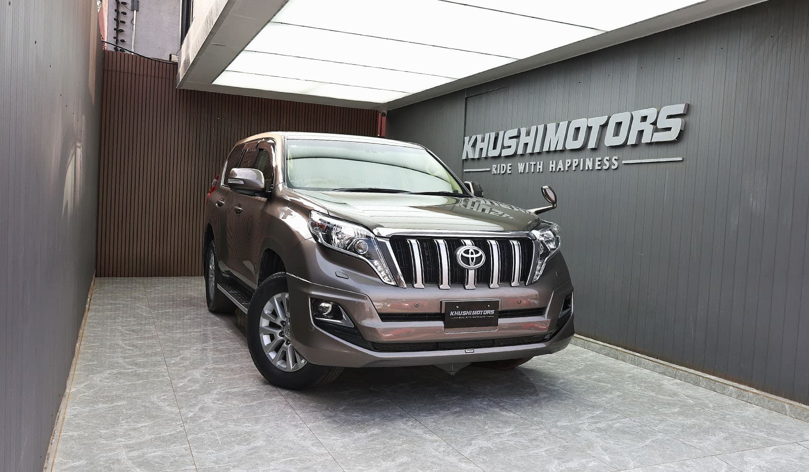 2017 Toyota Land Cruiser Prado image-1