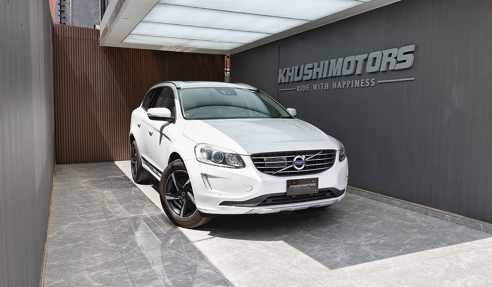 2017 Volvo XC60 D4 Clasic image-1