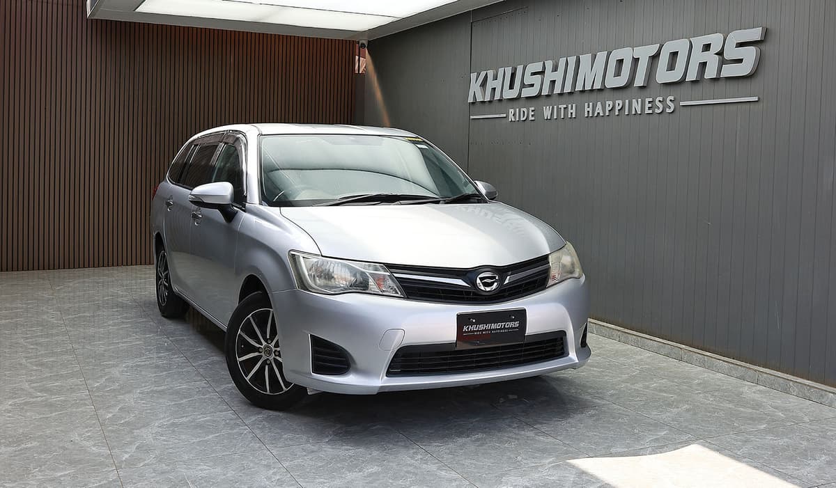 2013 Toyota Corolla Fielder 1.5X image-1