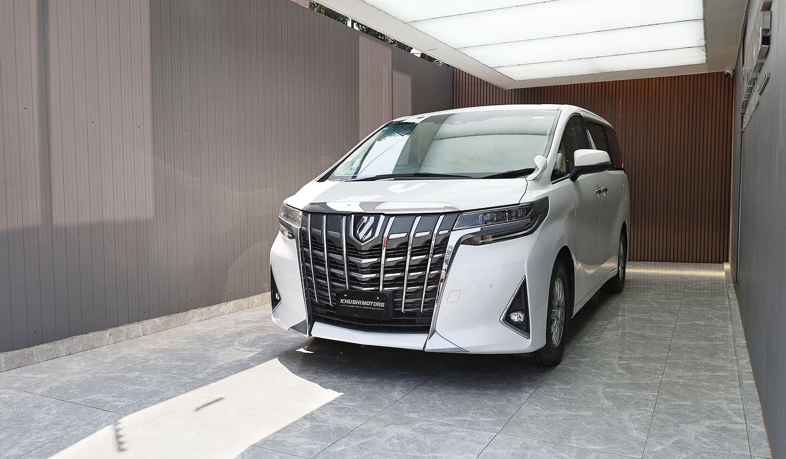 2018 Toyota Alphard X image-3