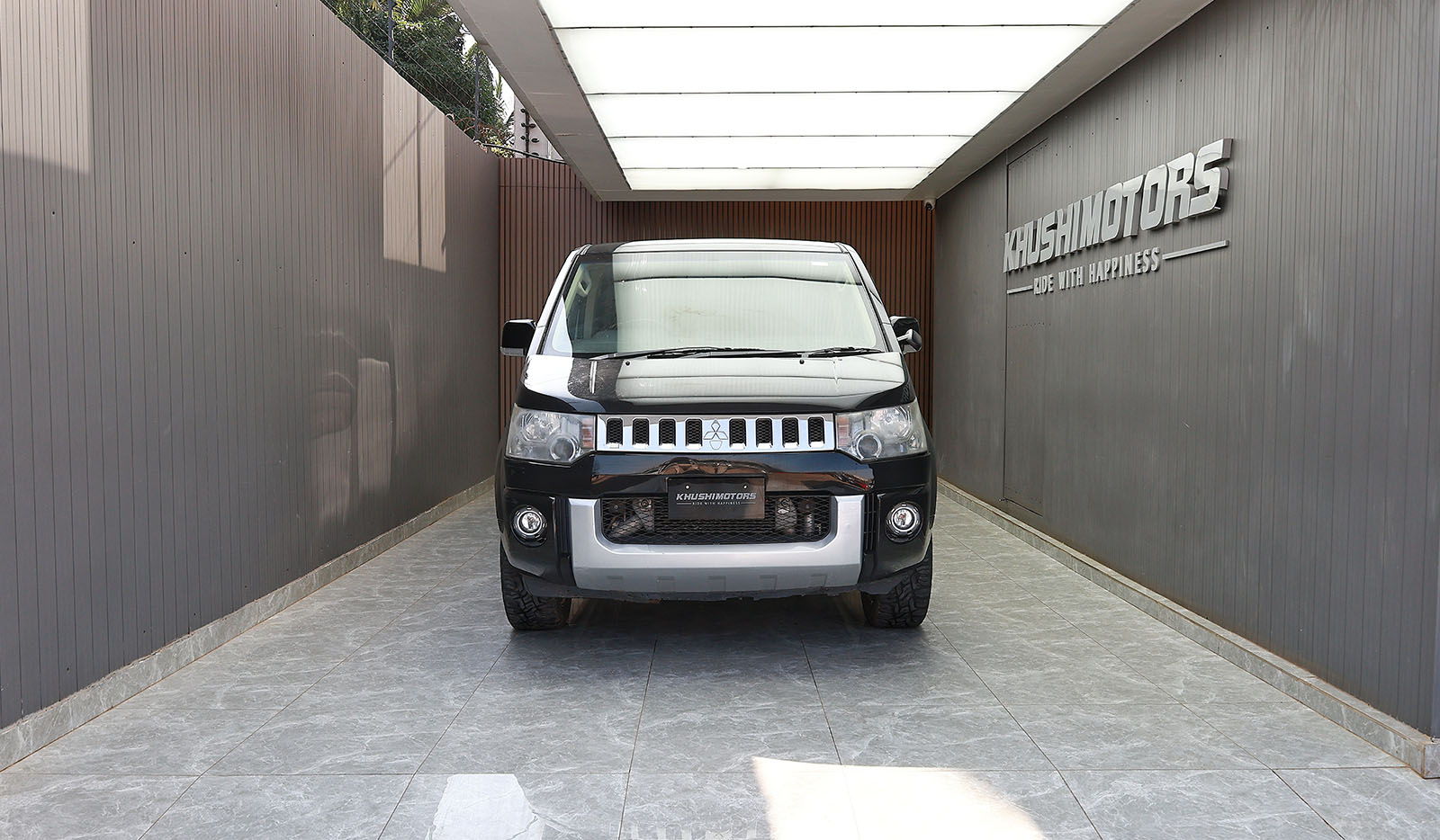 2013 Mitsubishi Delica D5 D POWER PKG image-2