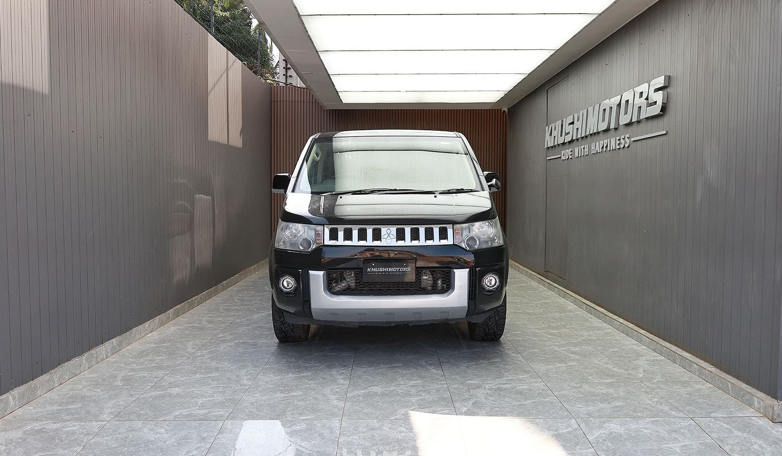2013 Mitsubishi Delica D5 D POWER PKG image-2