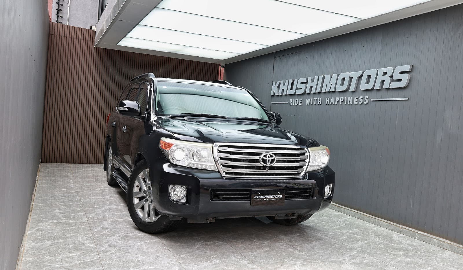 2013 Toyota Land Cruiser 200 ZX image-1