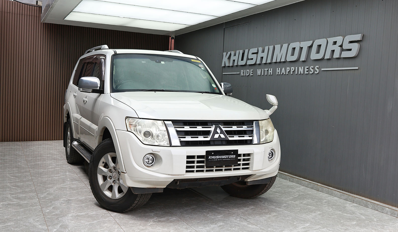 2012 Mitsubishi Pajero Long Exeed image-1