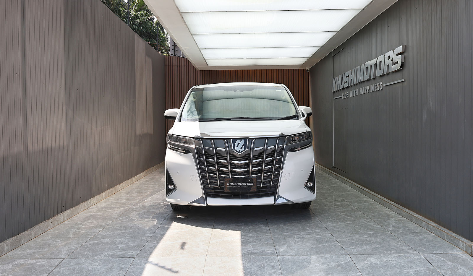 2018 Toyota Alphard X image-2