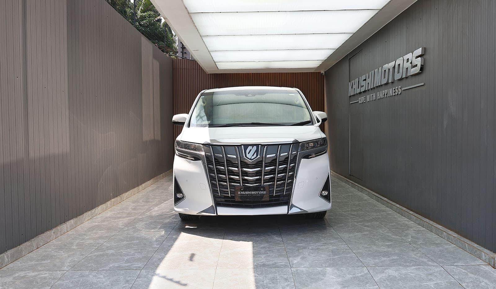 2018 Toyota Alphard X image-2