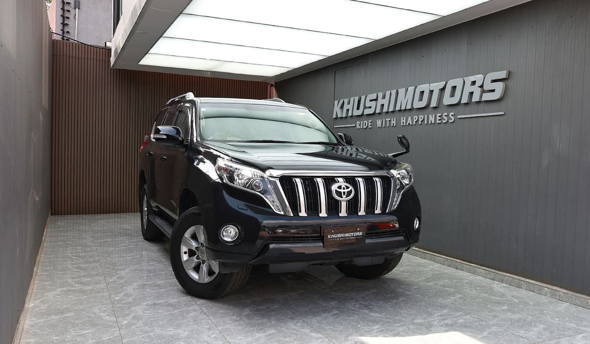 2017 Toyota Land Cruiser Prado TX image-1