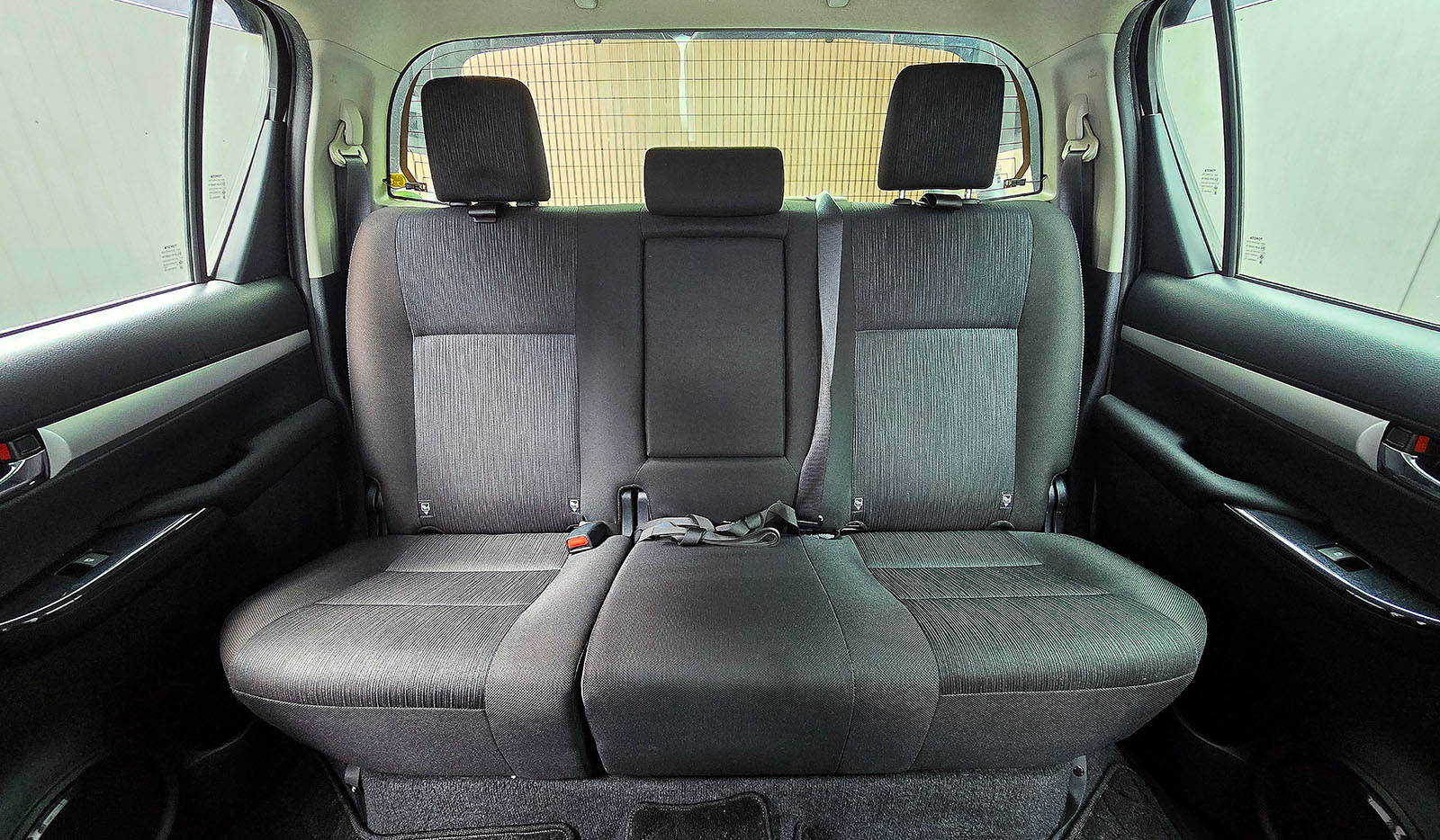 2021 Toyota Hilux image-13