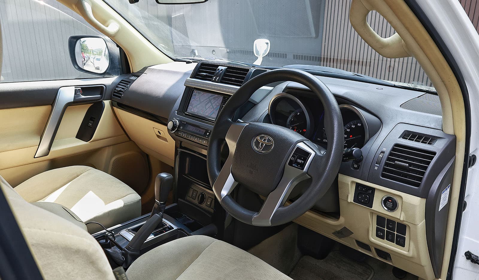 2016 Toyota Land Cruiser Prado TX image-8