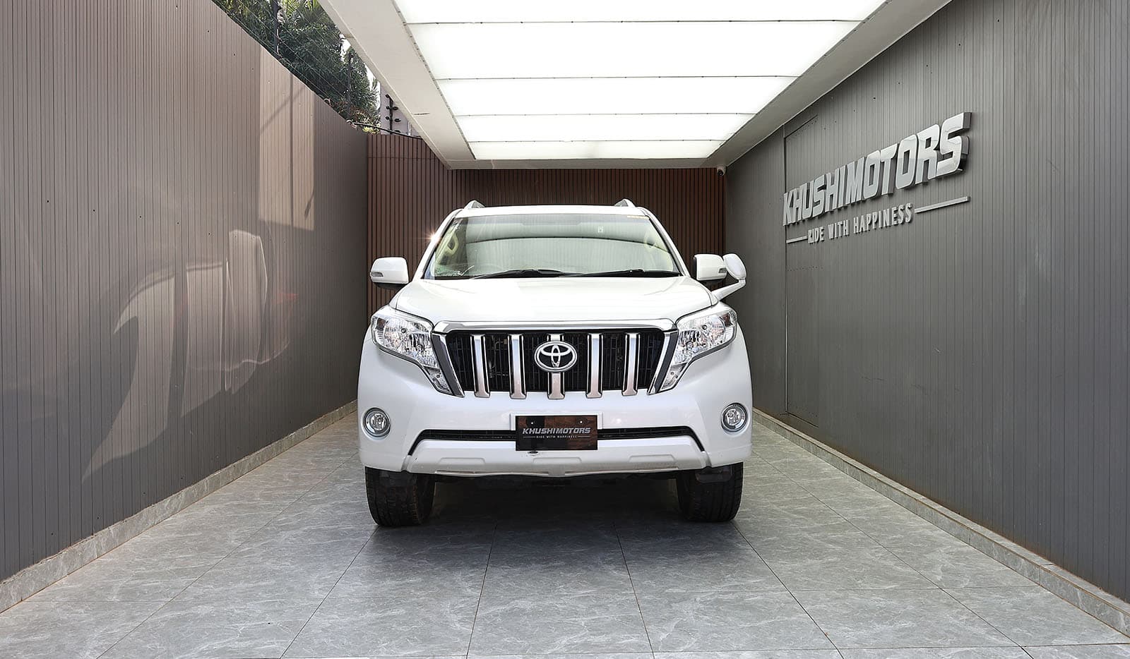 2016 Toyota Land Cruiser Prado TX image-2