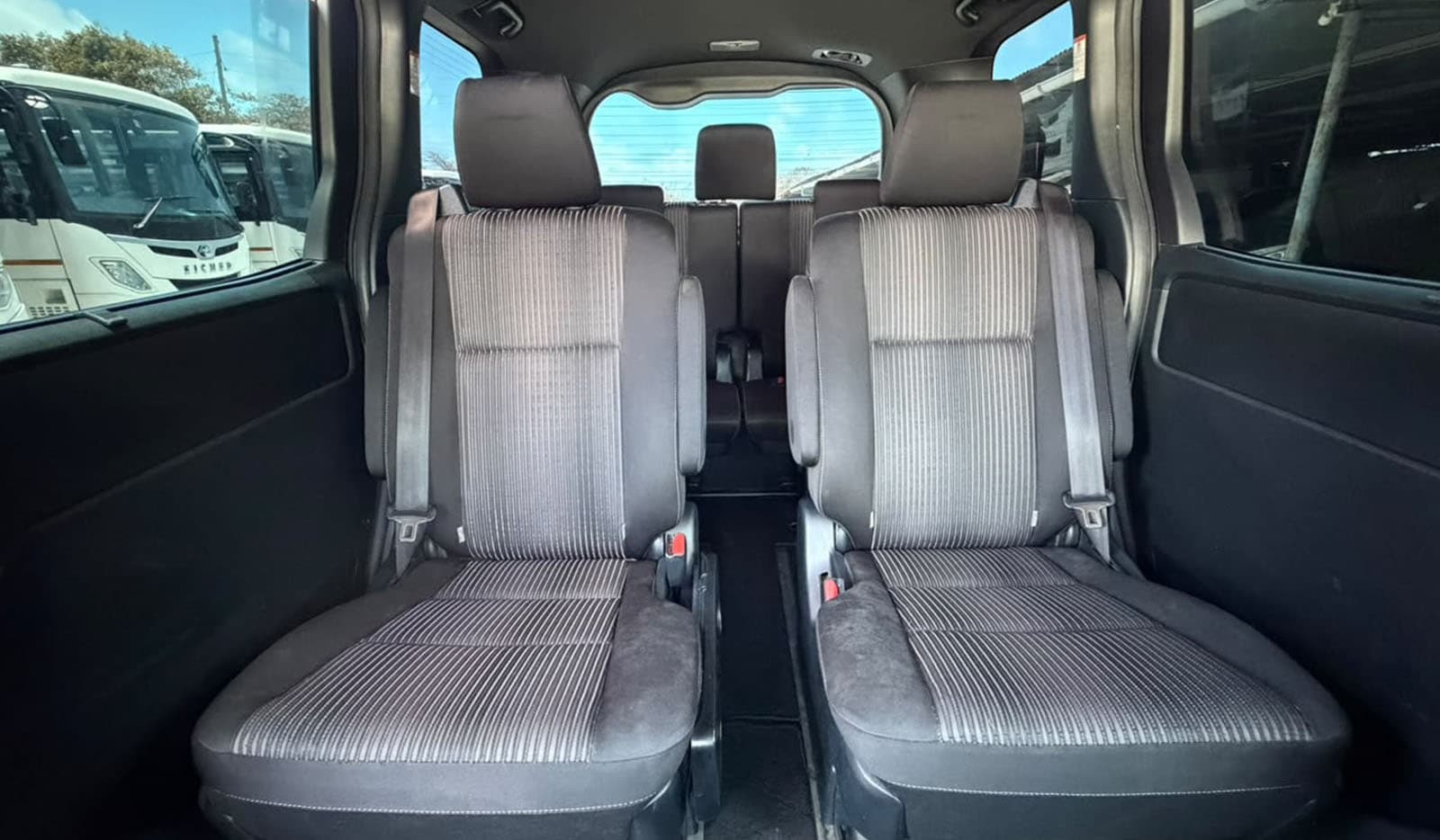 2019 Toyota Voxy HYBRID ZS image-12