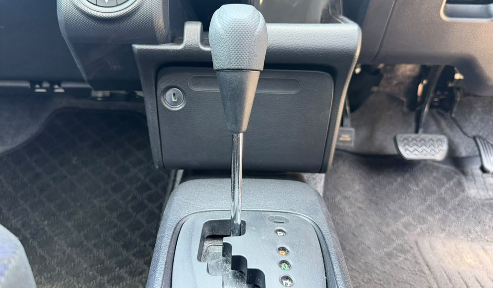 2019 Toyota Probox Hybrid DX Comfort image-9
