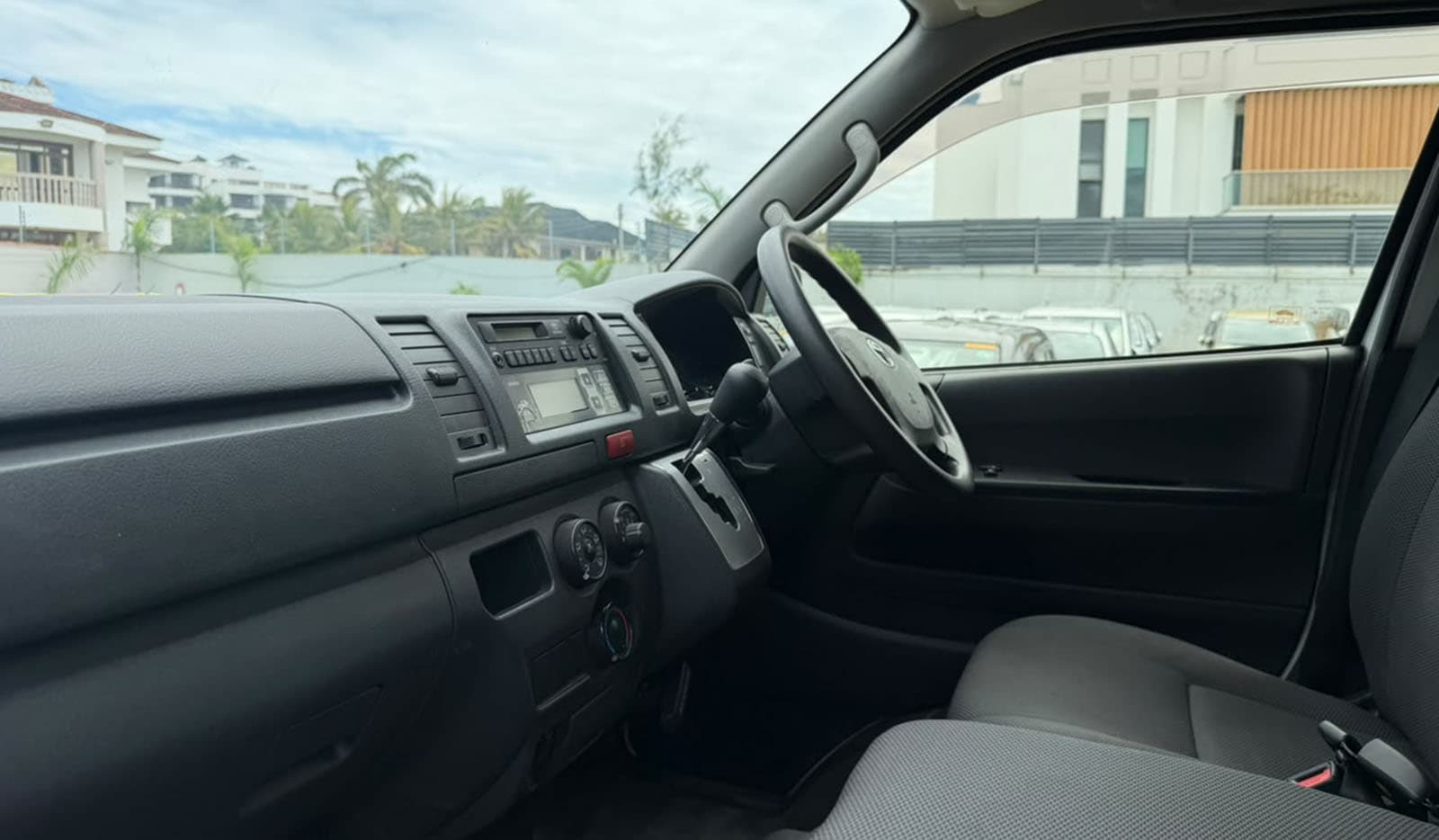 2018 Toyota Hiace Frozen Van image-7