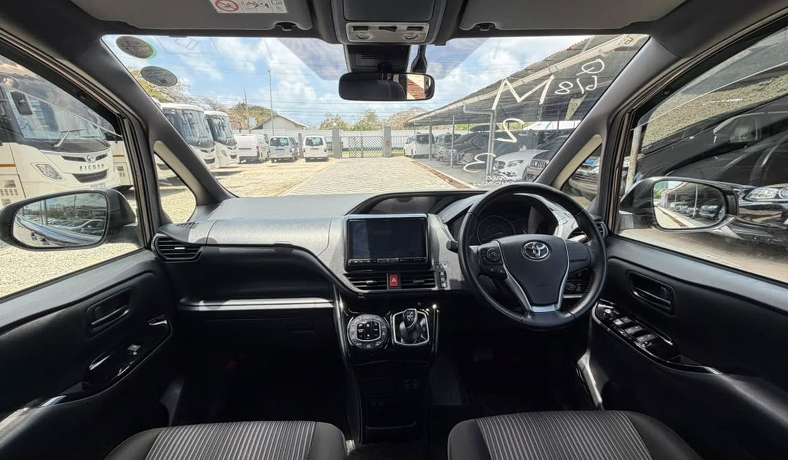 2019 Toyota Voxy HYBRID ZS image-8