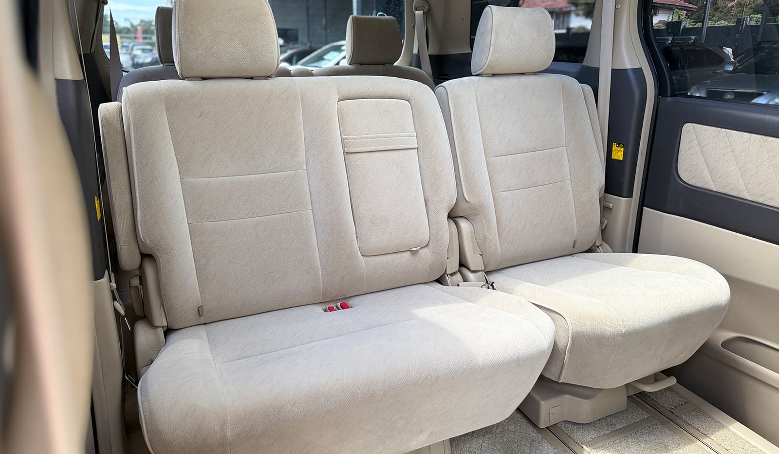 2005 Toyota Alphard AX L image-13