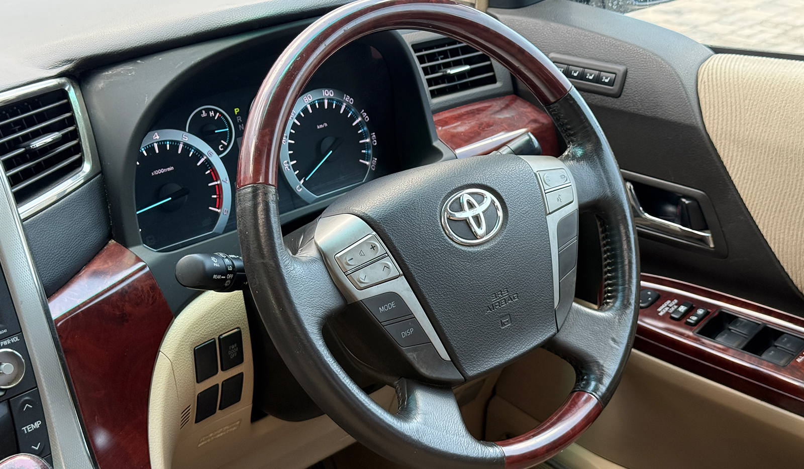 2008 Toyota Alphard 240X image-5