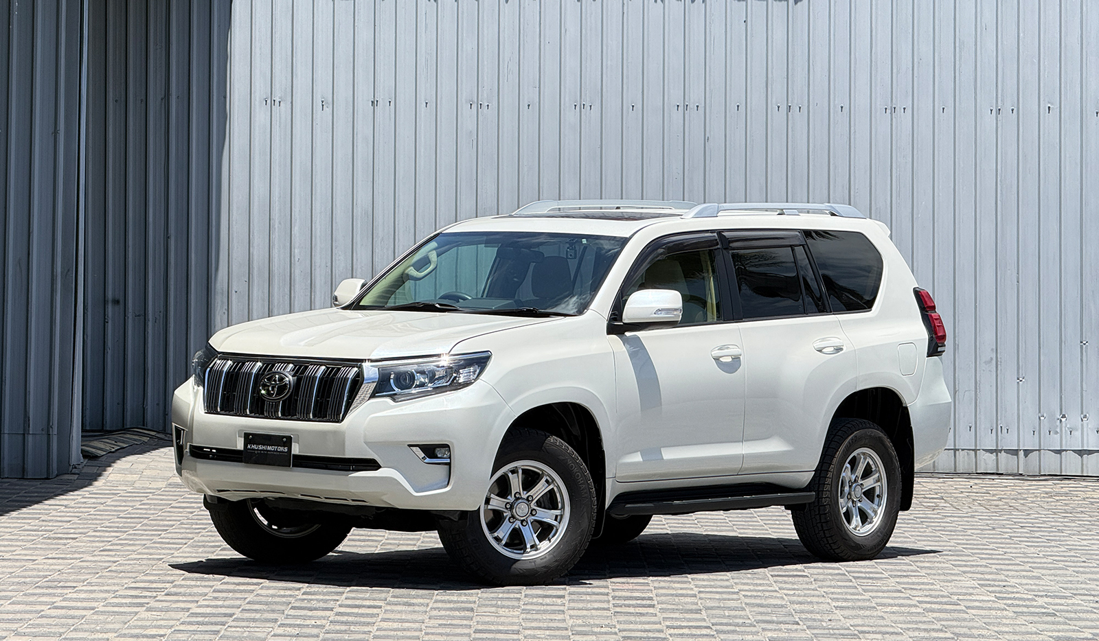 2016 Toyota Land Cruiser Prado TX image-2
